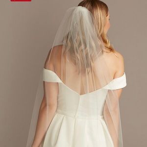 Raw-Edge Tulle Mid-Length Wedding Veil